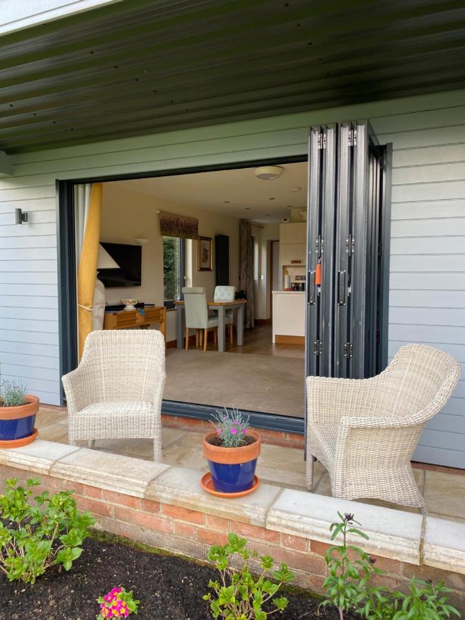 Otters End, Near Wroxham Apartment Dilham Luaran gambar